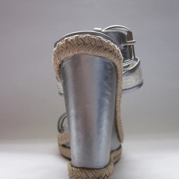 Stuart Weitzman Guipure
Lacy - Picture 5 of 7